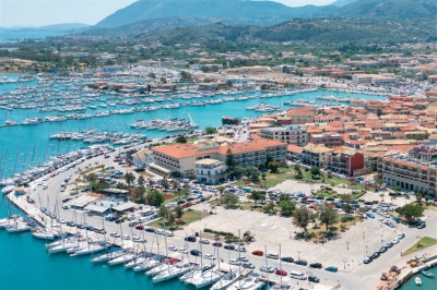 Lefkas City Center 01.jpg